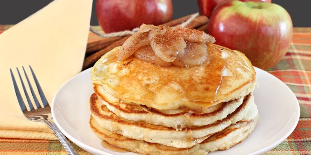 طريقة عمل بان كيك التفاح والقرفة