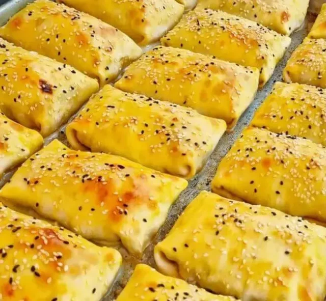 طريقة عمل بف باستري بحشوة شاورما الدجاج والرمان