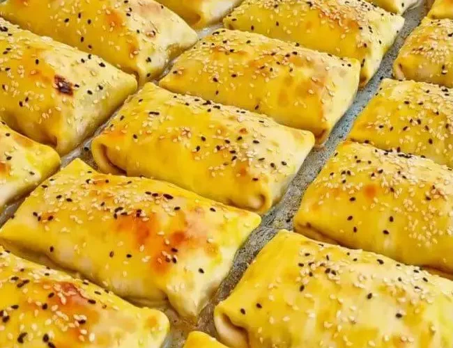 طريقة عمل بف باستري بحشوة شاورما الدجاج والرمان