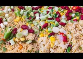 طريقة عمل أرز مكسيكي حار بالفاصوليا الحمراء