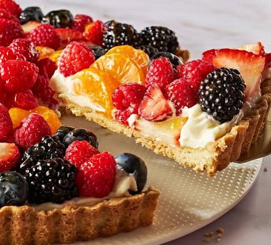طريقة عمل تارت الزبادي البارد بالفواكه الصيفية