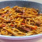 طريقة عمل نودلز آسيوي حار