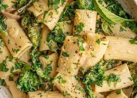 طريقة عمل مكرونة المحشي بصوص الطحينة