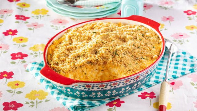 طريقة عمل صينية الفته الكريسبي بالجبنة