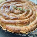 طريقة عمل فطيرة البطاطس الحلزونية بالجبنة