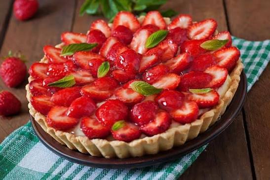 طريقة عمل تارت النوتيلا البارد بالفراولة والفستق